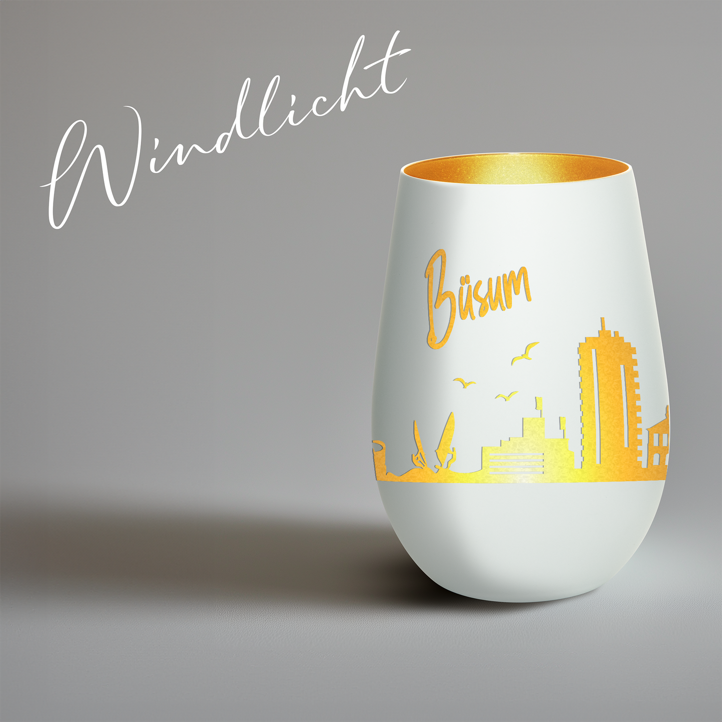 Hochwertiges Glas Windlicht mit Gravur "SKYLINE BÜSUM" in der Farbe Weiß/Gold