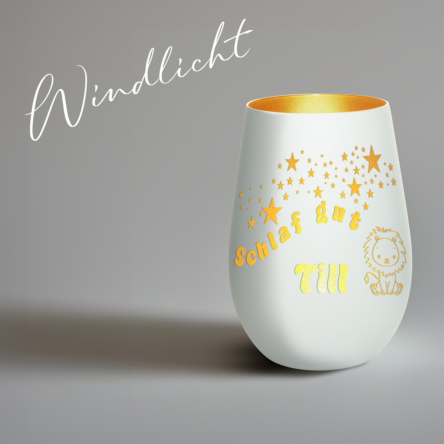 Hochwertiges Glas Windlicht für Kinder mit Gravur "SCHLAF GUT" Motiv Löwe mit Wunschname in der Farbe Weiß/Gold