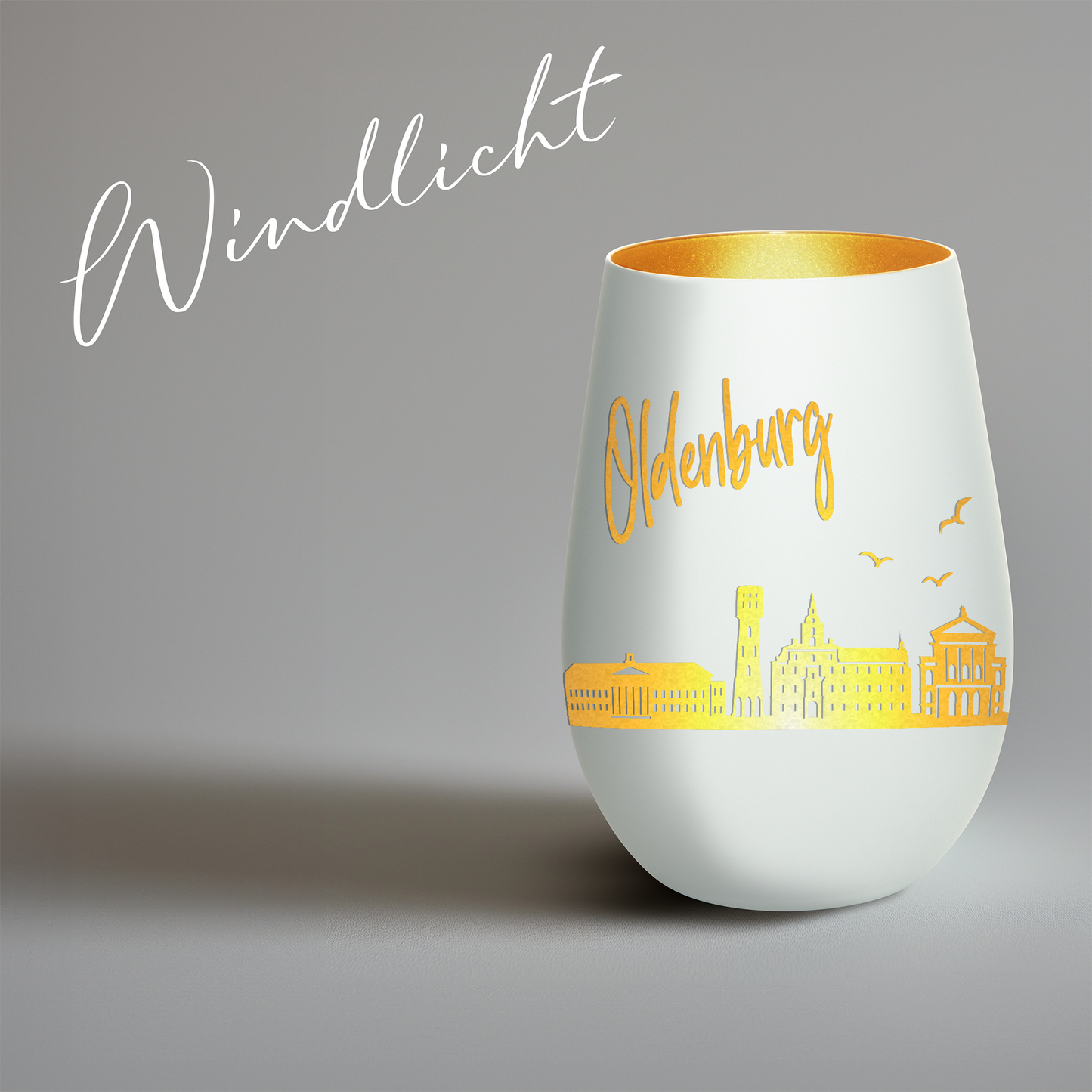 Hochwertiges Glas Windlicht mit Gravur "SKYLINE OLDENBURG" in der Farbe Weiß/Gold
