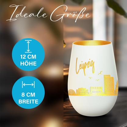 Hochwertiges Glas Windlicht mit Gravur "SKYLINE LEIPZIG" in der Farbe Weiß/Gold