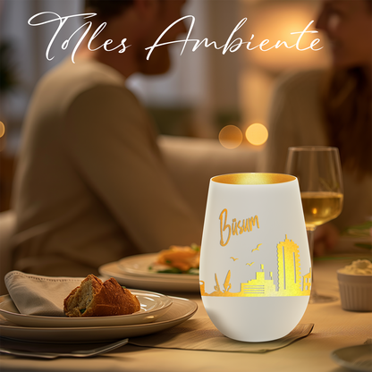 Hochwertiges Glas Windlicht mit Gravur "SKYLINE BÜSUM" in der Farbe Weiß/Gold