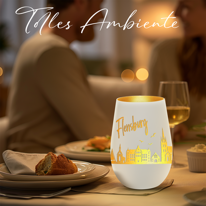 Hochwertiges Glas Windlicht mit Gravur "SKYLINE FLENSBURG" in der Farbe Weiß/Gold