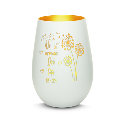 Hochwertiges Glas Windlicht mit Gravur als Trauerlicht "WIR VERMISSEN DICH" mit Wunschname in der Farbe Weiß/Gold