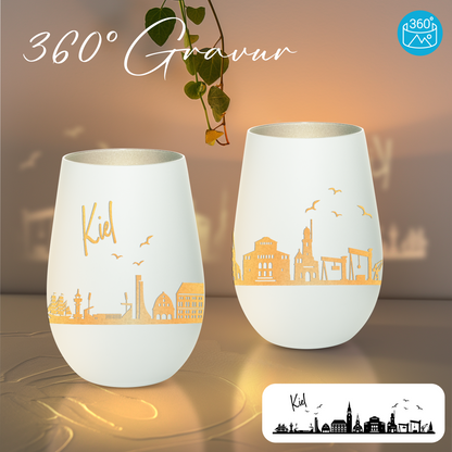 Hochwertiges Glas Windlicht mit Gravur "SKYLINE KIEL" in der Farbe Weiß/Silber