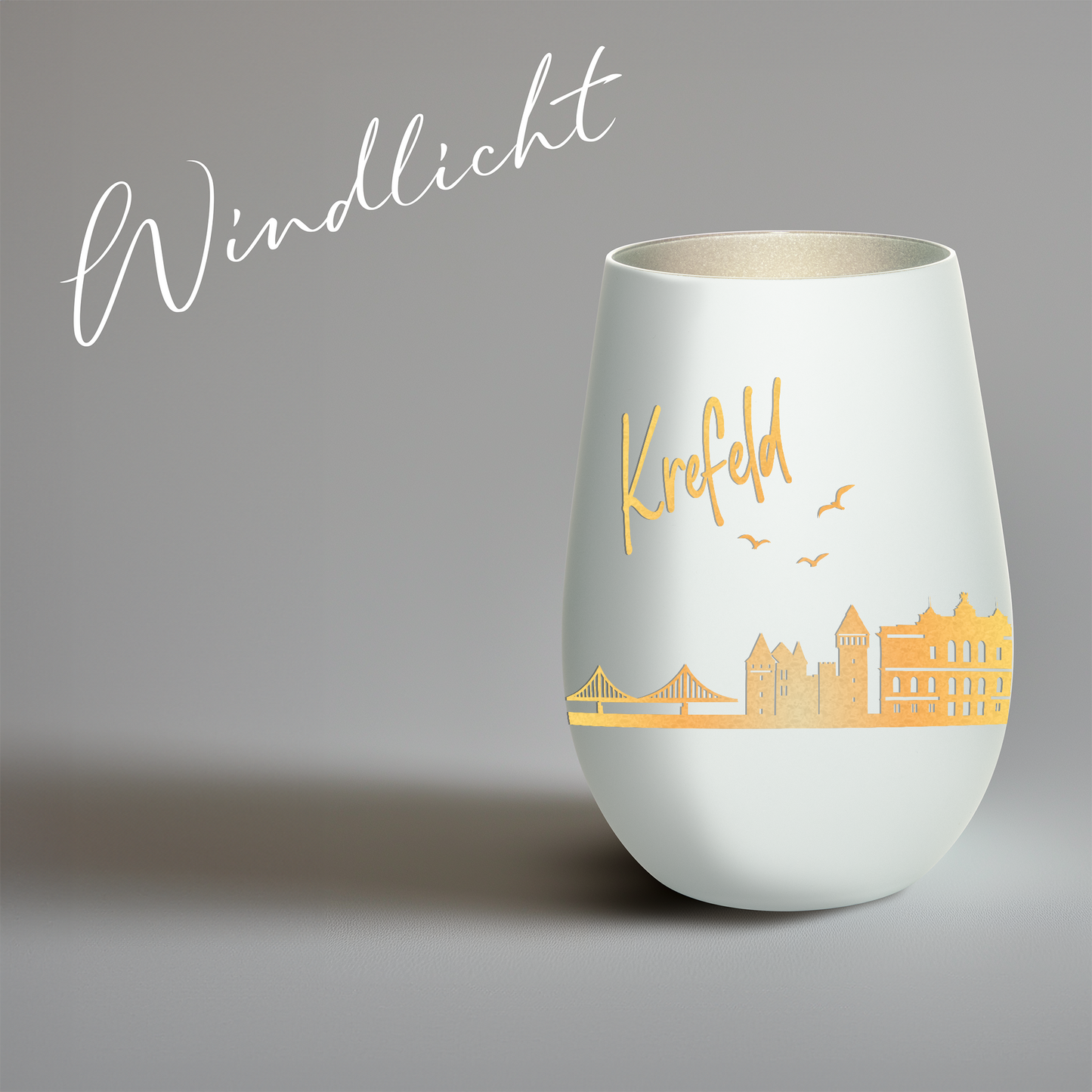 Hochwertiges Glas Windlicht mit Gravur "SKYLINE KREFELD" in der Farbe Weiß/Silber