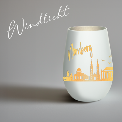 Hochwertiges Glas Windlicht mit Gravur "SKYLINE NÜRNBERG" in der Farbe Weiß/Silber