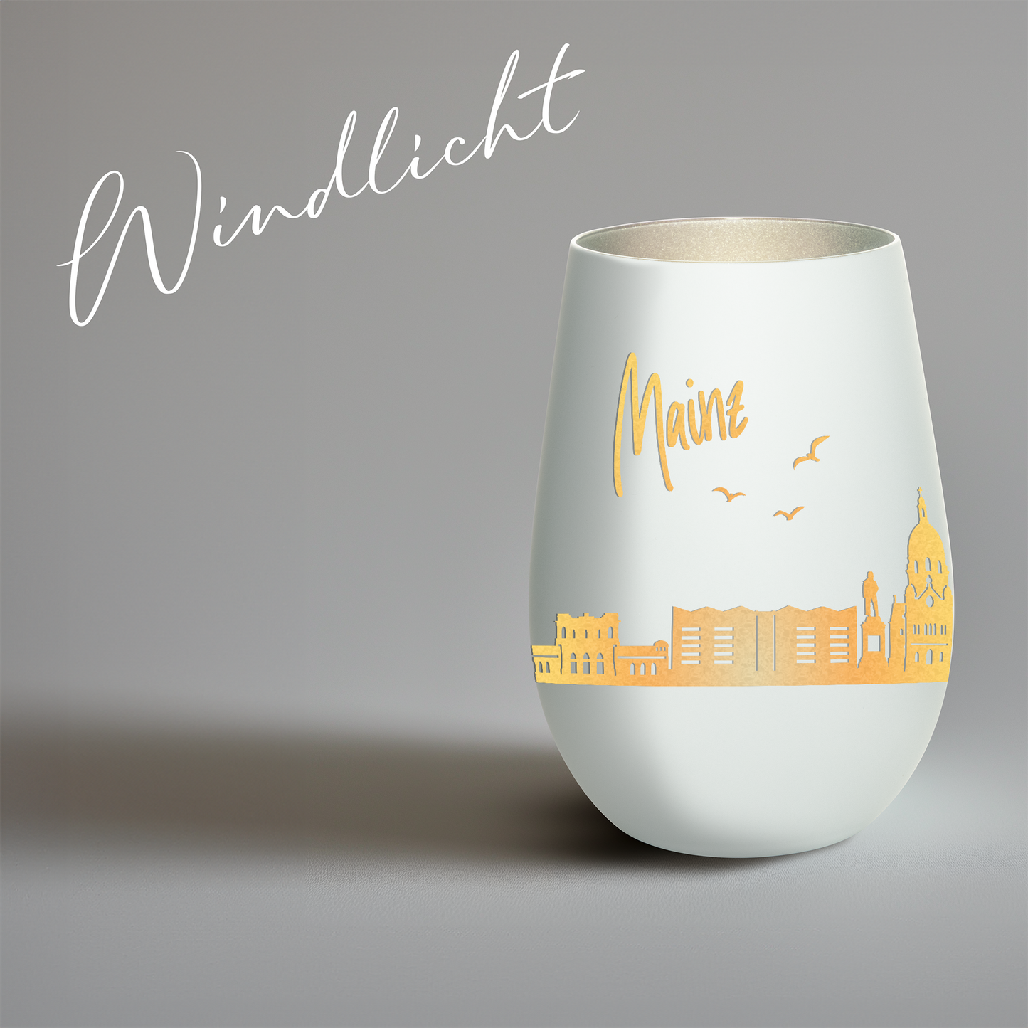 Hochwertiges Glas Windlicht mit Gravur "SKYLINE MAINZ" in der Farbe Weiß/Silber