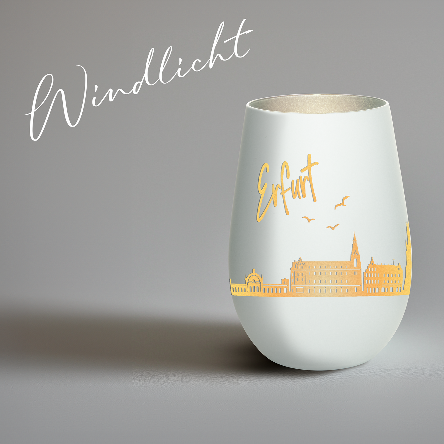 Hochwertiges Glas Windlicht mit Gravur "SKYLINE ERFURT" in der Farbe Weiß/Silber