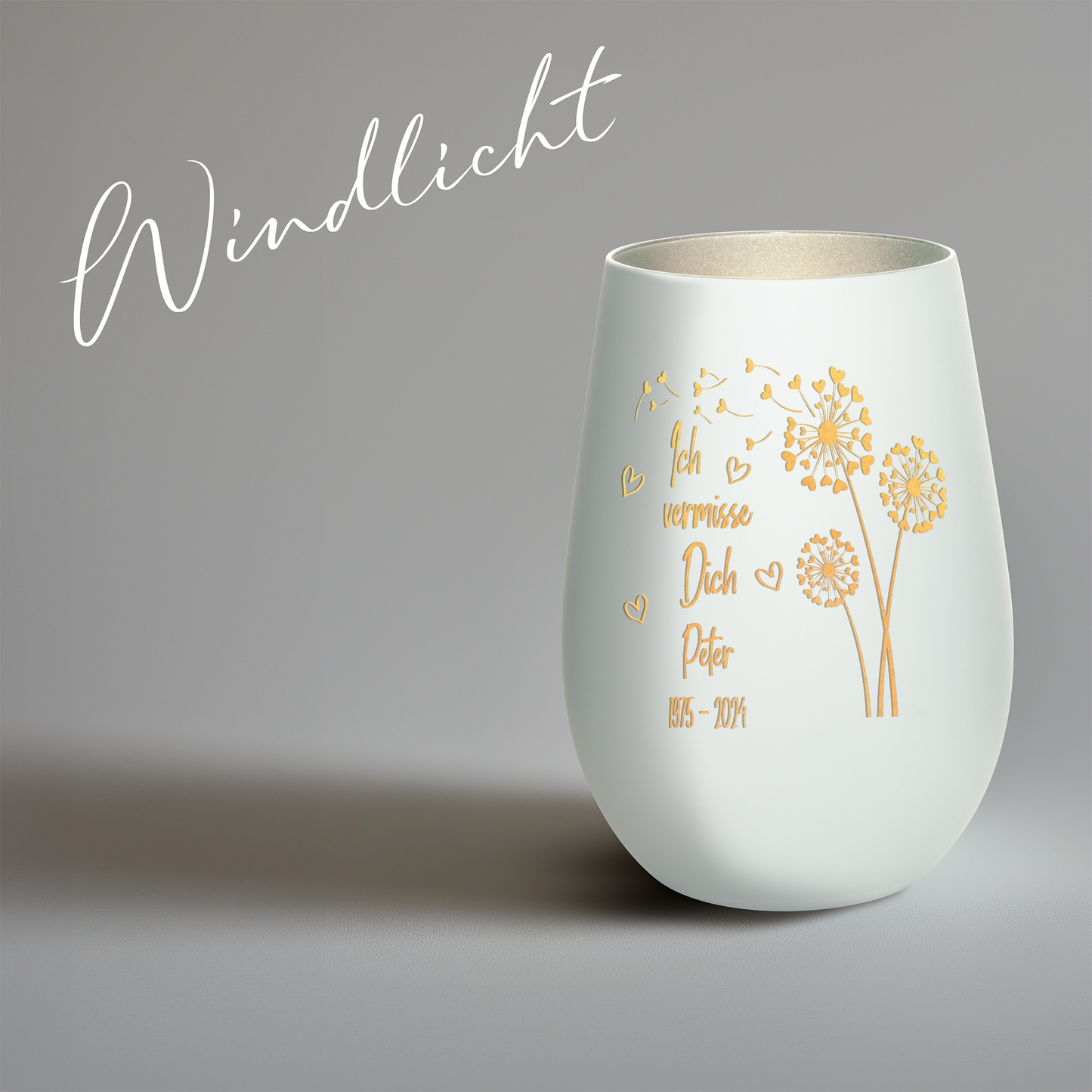 Hochwertiges Glas Windlicht mit Gravur als Trauerlicht "ICH VERMISSE DICH" mit Wunschname in der Farbe Weiß/Silber