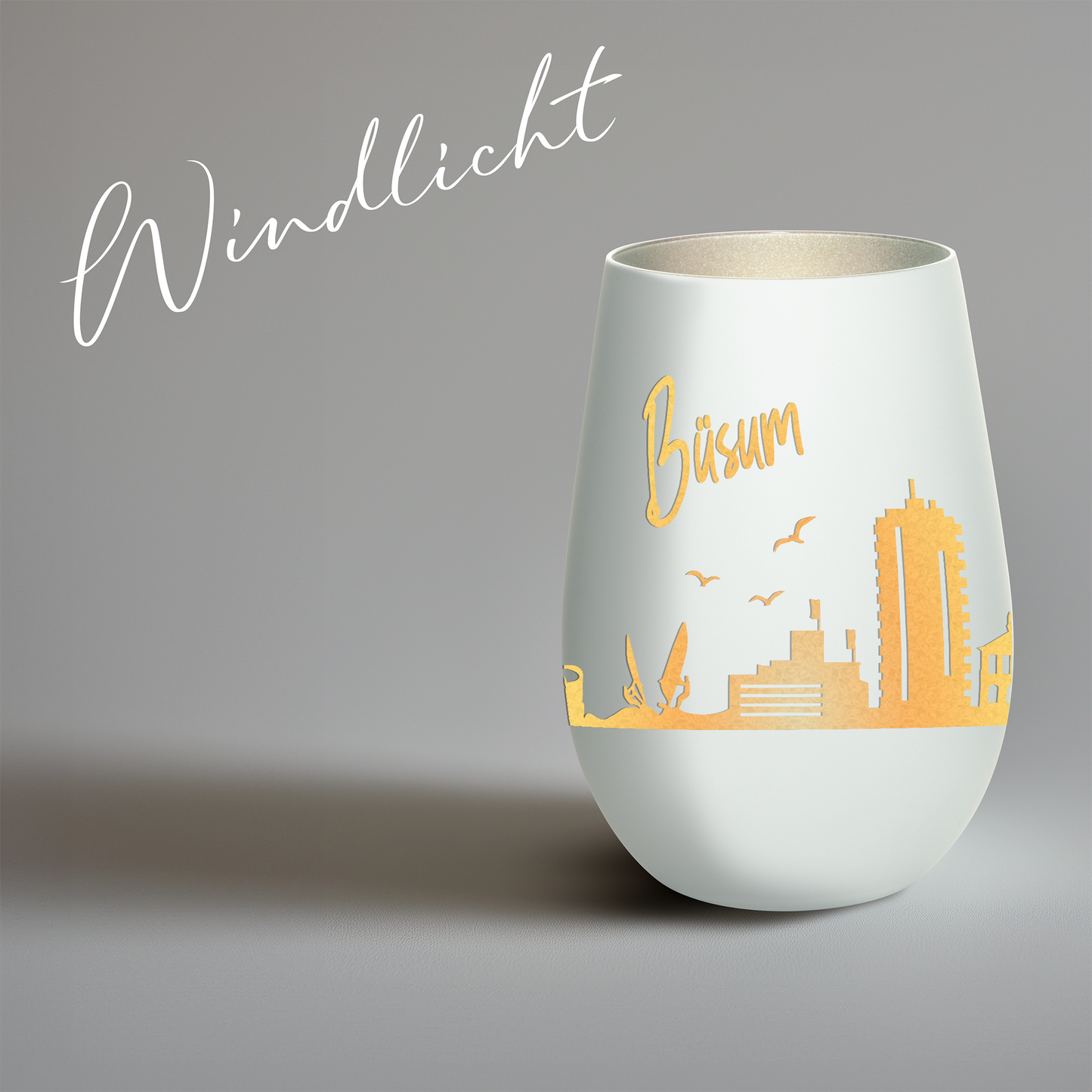 Hochwertiges Glas Windlicht mit Gravur "SKYLINE BÜSUM" in der Farbe Weiß/Silber