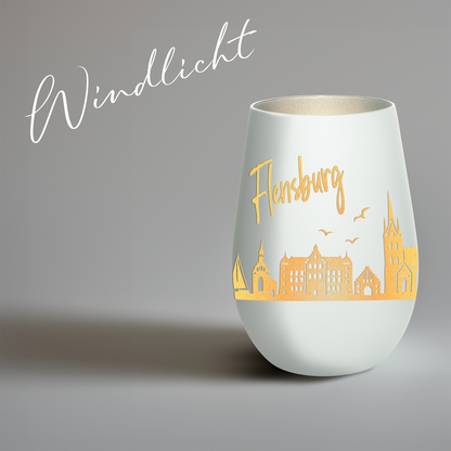 Hochwertiges Glas Windlicht mit Gravur "SKYLINE FLENSBURG" in der Farbe Weiß/Silber