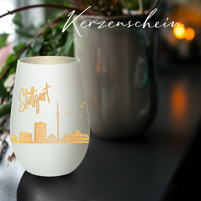 Hochwertiges Glas Windlicht mit Gravur "SKYLINE STUTTGART" in der Farbe Weiß/Silber