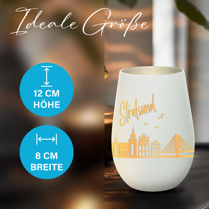Hochwertiges Glas Windlicht mit Gravur "SKYLINE STRALSUND" in der Farbe Weiß/Silber