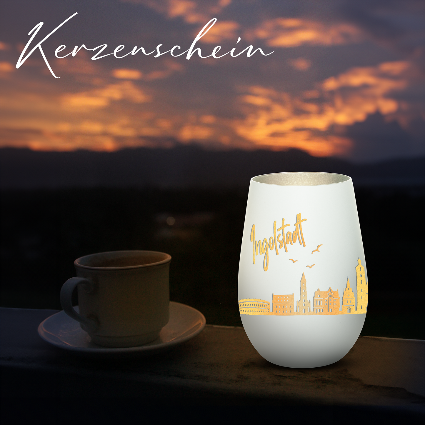 Hochwertiges Glas Windlicht mit Gravur "SKYLINE INGOLSTADT" in der Farbe Weiß/Silber