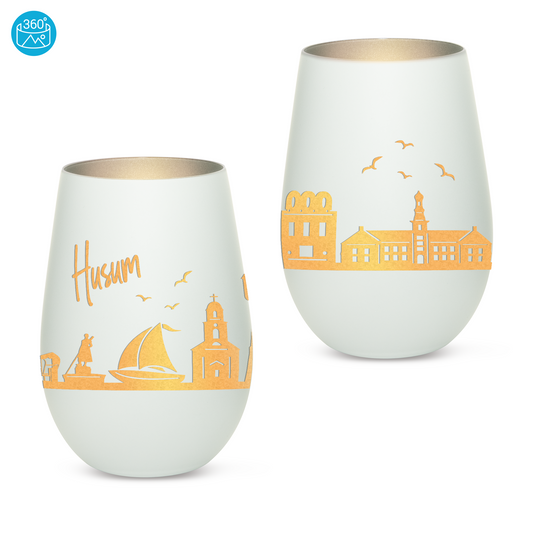 Hochwertiges Glas Windlicht mit Gravur "SKYLINE HUSUM" in der Farbe Weiß/Silber