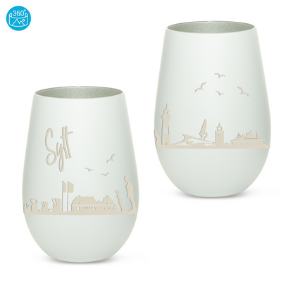Hochwertiges Glas Windlicht mit Gravur "SKYLINE SYLT" in der Farbe Weiß/Silber
