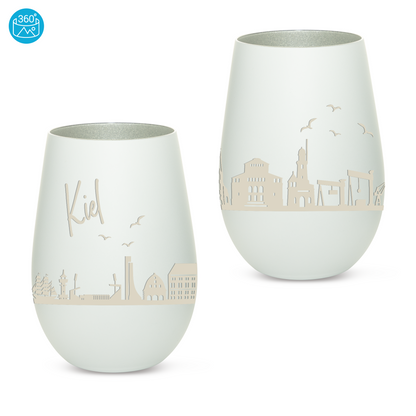 Hochwertiges Glas Windlicht mit Gravur "SKYLINE KIEL" in der Farbe Weiß/Silber