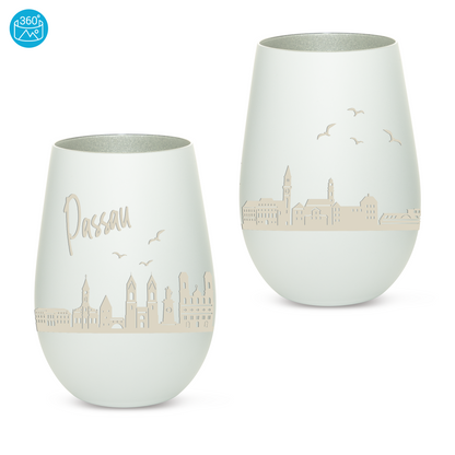 Hochwertiges Glas Windlicht mit Gravur "SKYLINE PASSAU" in der Farbe Weiß/Silber