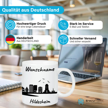 Tasse in Weiß 330ml bedruckt mit der Skyline von Hildesheim personalisierbar mit Wunschname