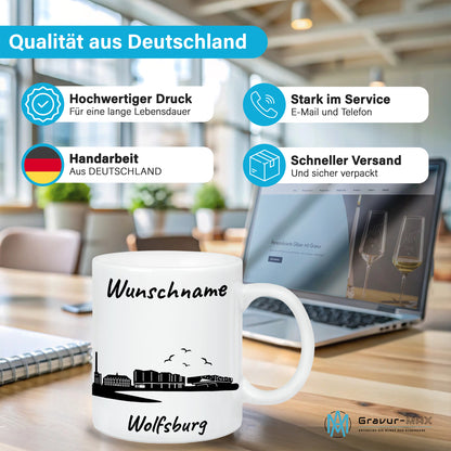 Tasse in Weiß 330ml bedruckt mit der Skyline von Wolfsburg personalisierbar mit Wunschname