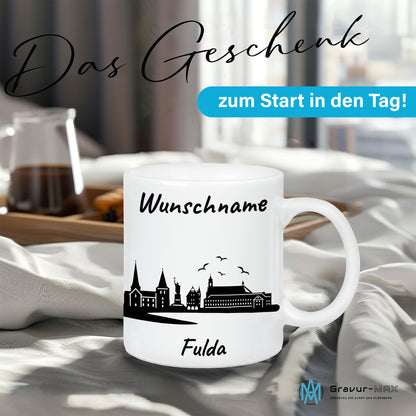 Tasse in Weiß 330ml bedruckt mit der Skyline von Fulda personalisierbar mit Wunschname