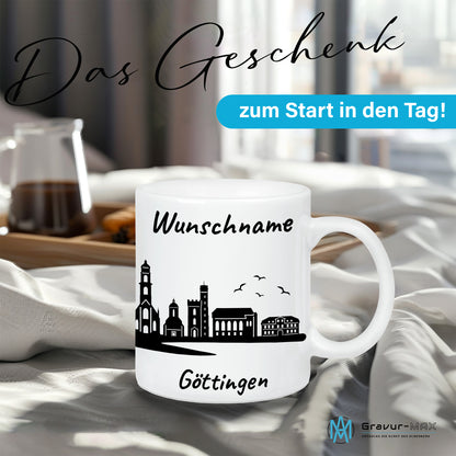 Tasse in Weiß 330ml bedruckt mit der Skyline von Göttingen personalisierbar mit Wunschname
