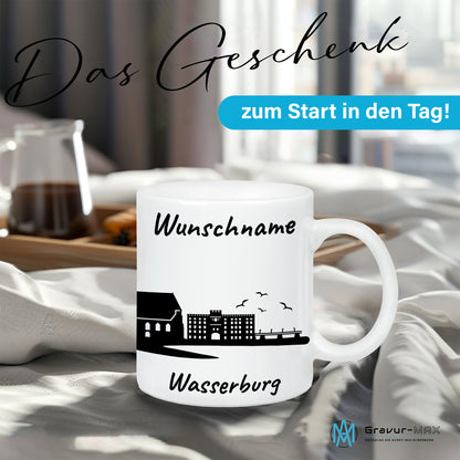 Tasse in Weiß 330ml bedruckt mit der Skyline von Wasserburg personalisierbar mit Wunschname