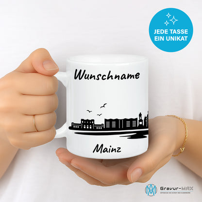 Tasse in Weiß 330ml bedruckt mit der Skyline von Mainz personalisierbar mit Wunschname