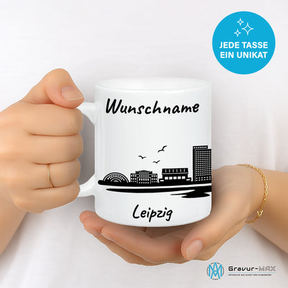 Tasse in Weiß 330ml bedruckt mit der Skyline von Leipzig personalisierbar mit Wunschname
