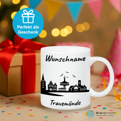 Tasse in Weiß 330ml bedruckt mit der Skyline von Travemünde personalisierbar mit Wunschname