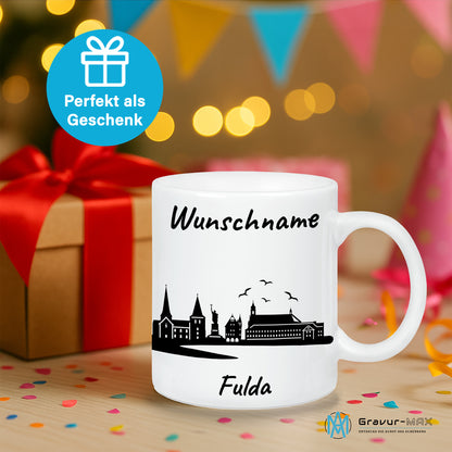 Tasse in Weiß 330ml bedruckt mit der Skyline von Fulda personalisierbar mit Wunschname
