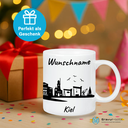 Tasse in Weiß 330ml bedruckt mit der Skyline von Kiel personalisierbar mit Wunschname