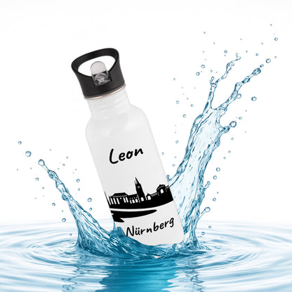 Trinkflasche in Weiß 600ml aus Edelstahl bedruckt mit der Skyline von Nürnberg personalisierbar mit Wunschname