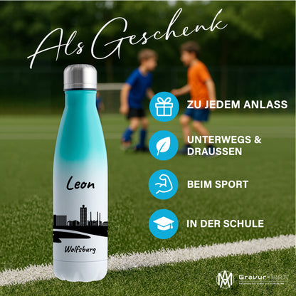 Trinkflasche in Weiß/Mint 500ml aus Edelstahl bedruckt mit der Skyline von Wolfsburg personalisierbar mit Wunschname