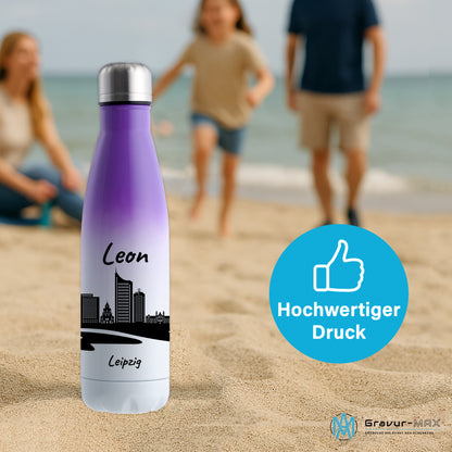 Trinkflasche in Weiß/Violett 500ml aus Edelstahl bedruckt mit der Skyline von Leipzig personalisierbar mit Wunschname